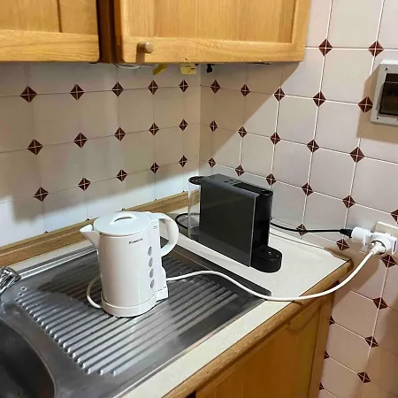 With Pool And Park Near Florence شقة